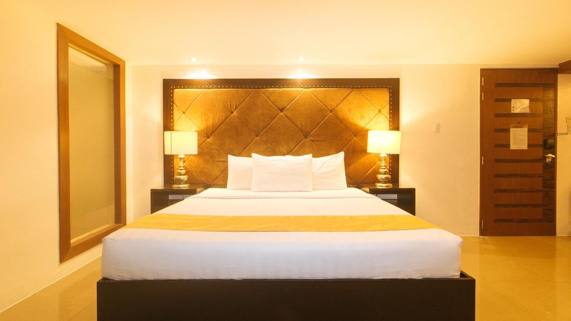 Torre Venezia Suites Quezon City Exteriör bild