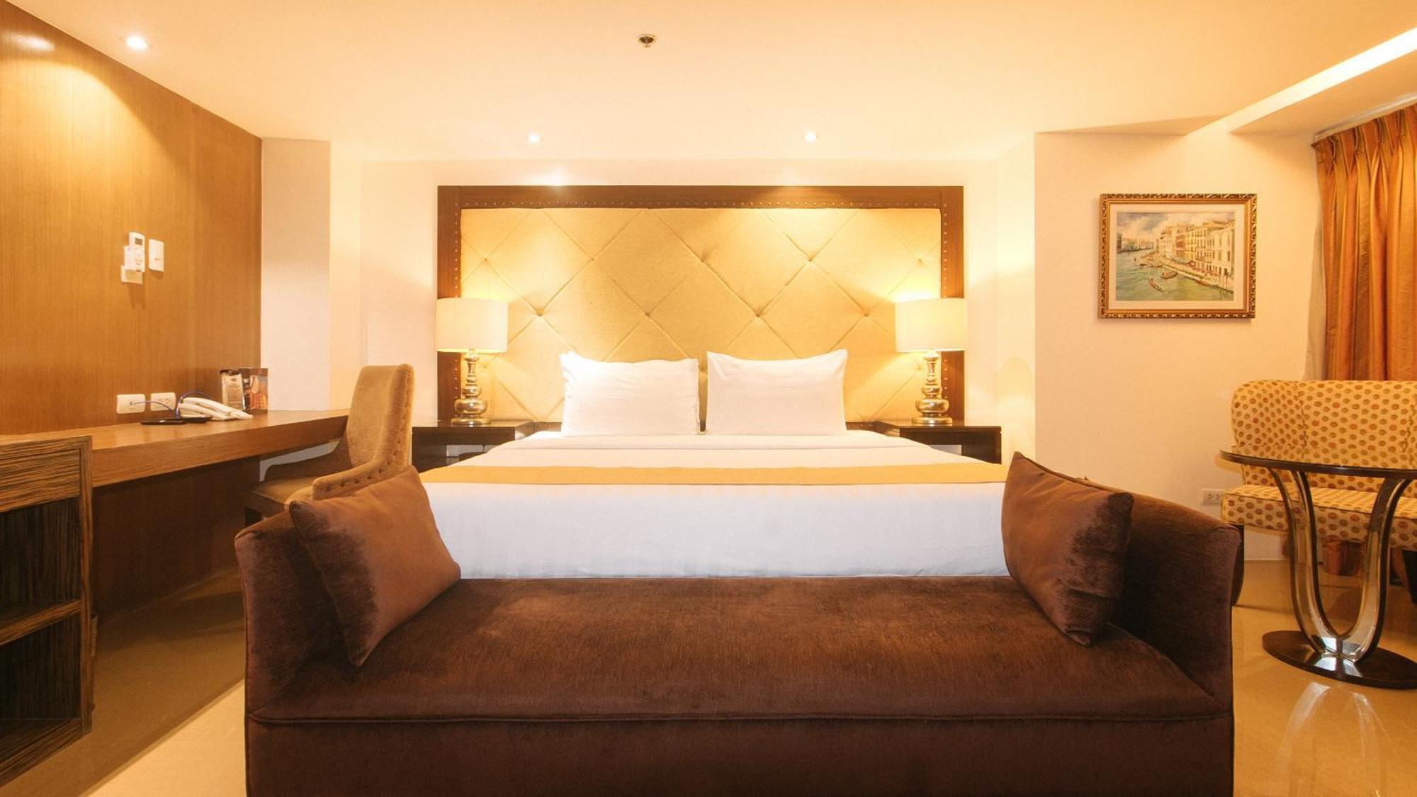 Torre Venezia Suites Quezon City Exteriör bild