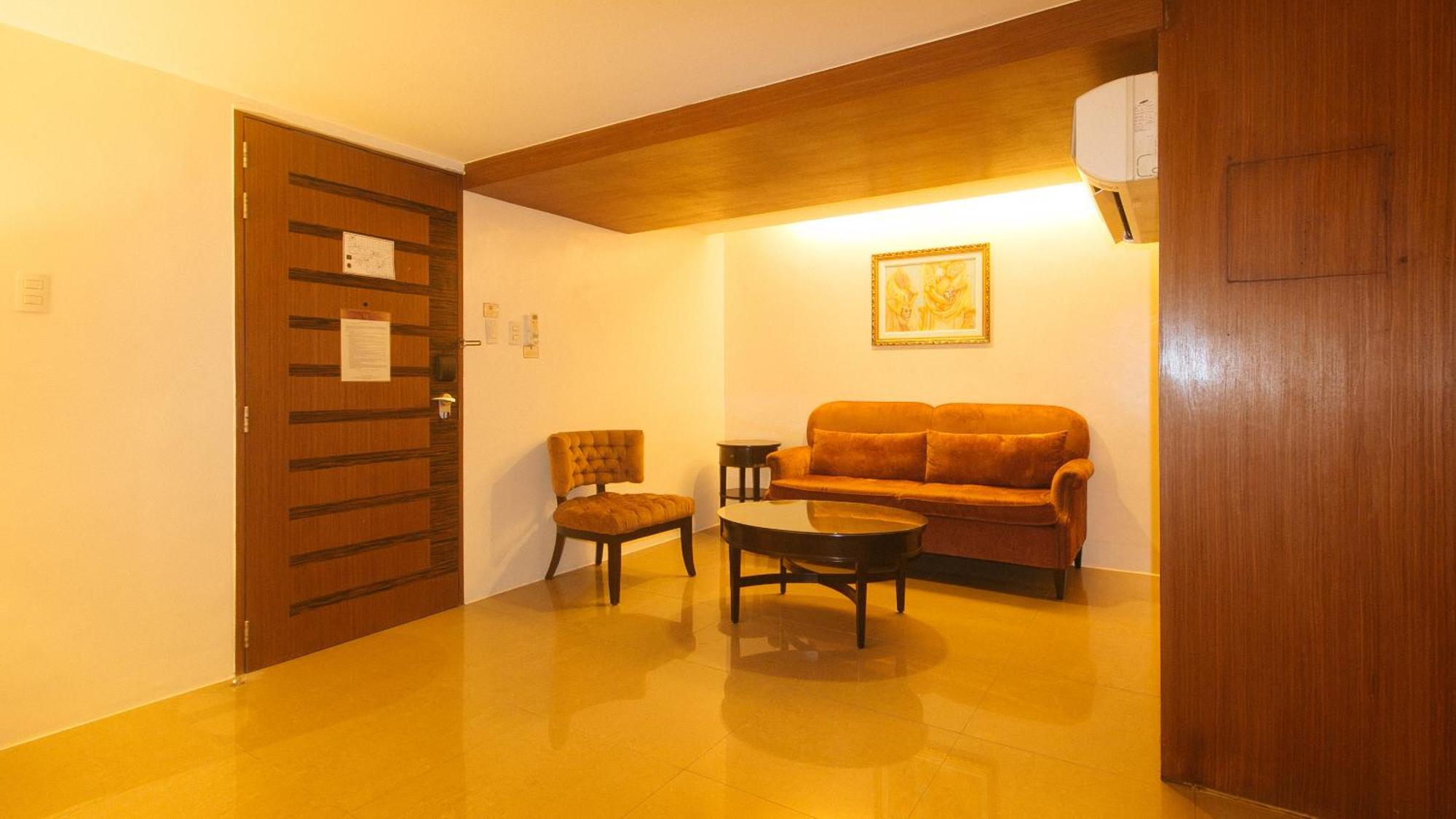 Torre Venezia Suites Quezon City Exteriör bild