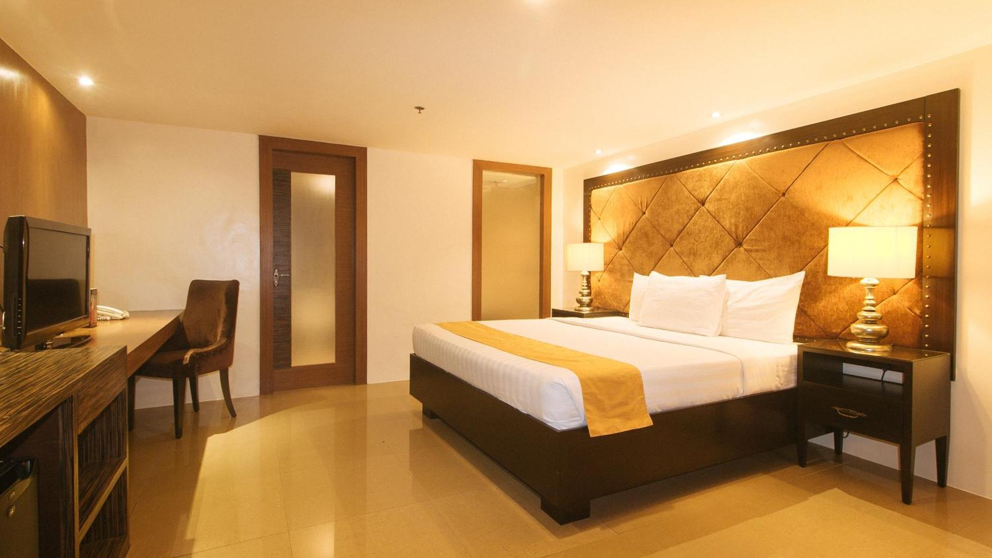 Torre Venezia Suites Quezon City Exteriör bild