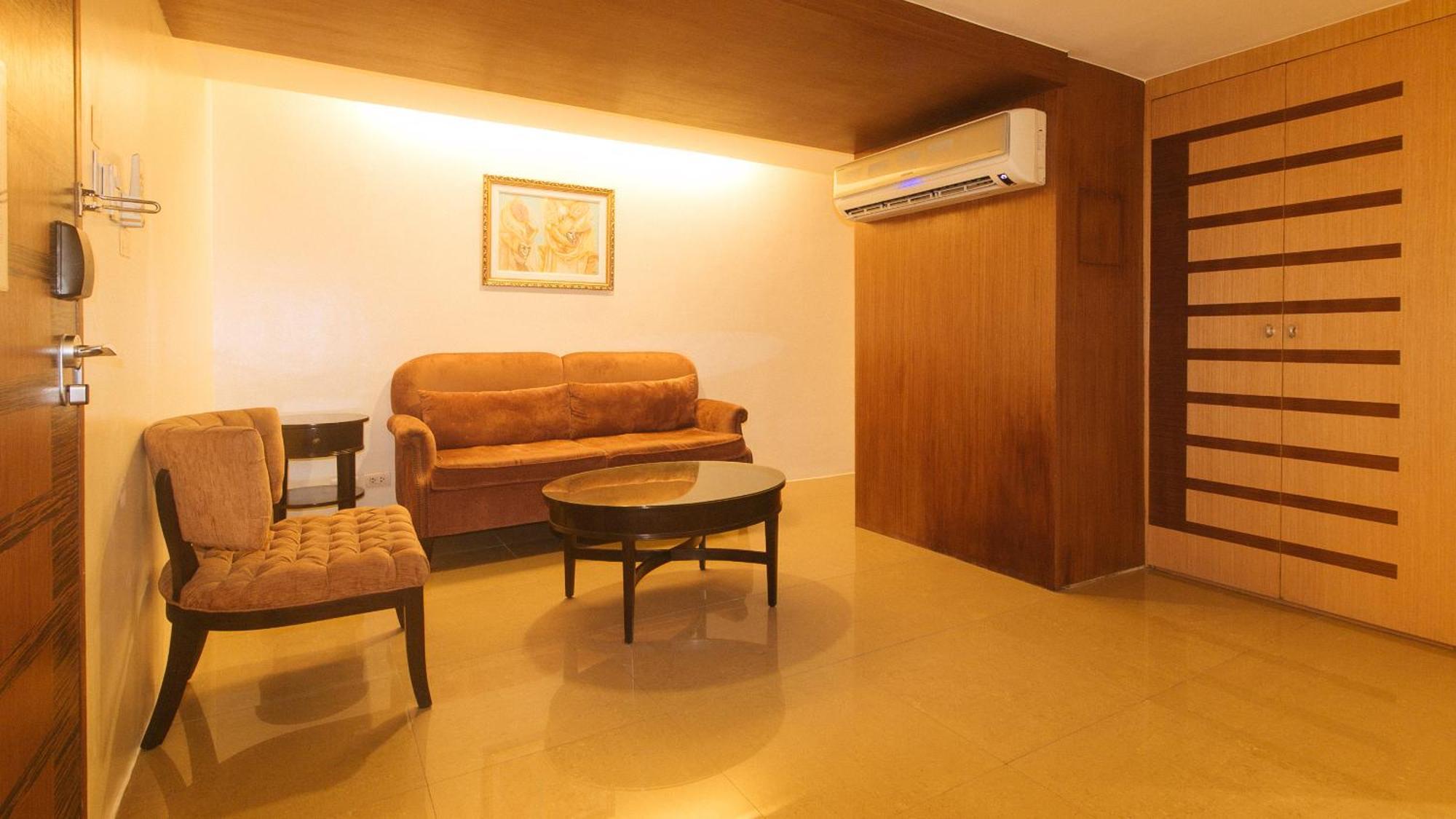 Torre Venezia Suites Quezon City Exteriör bild