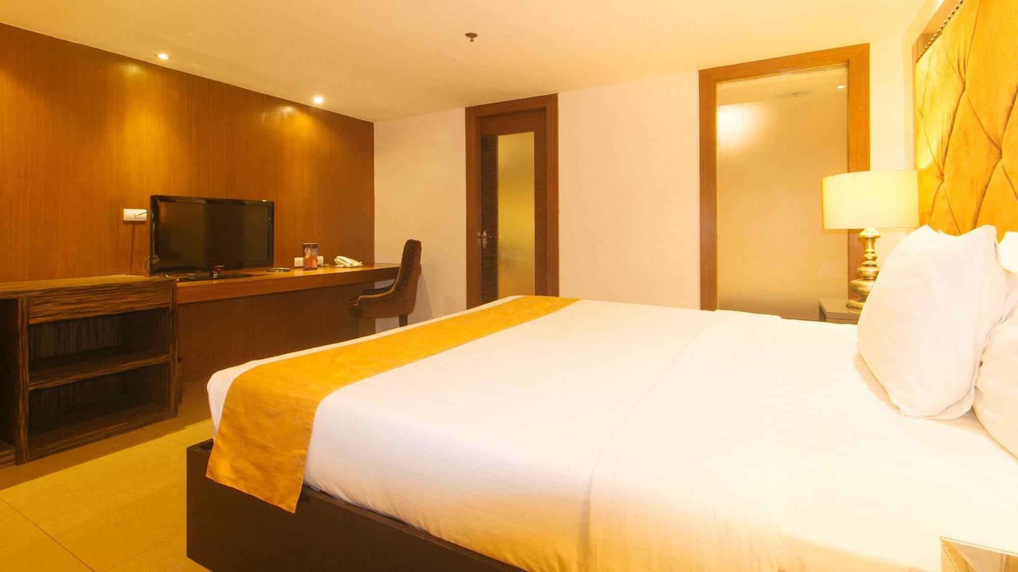 Torre Venezia Suites Quezon City Exteriör bild