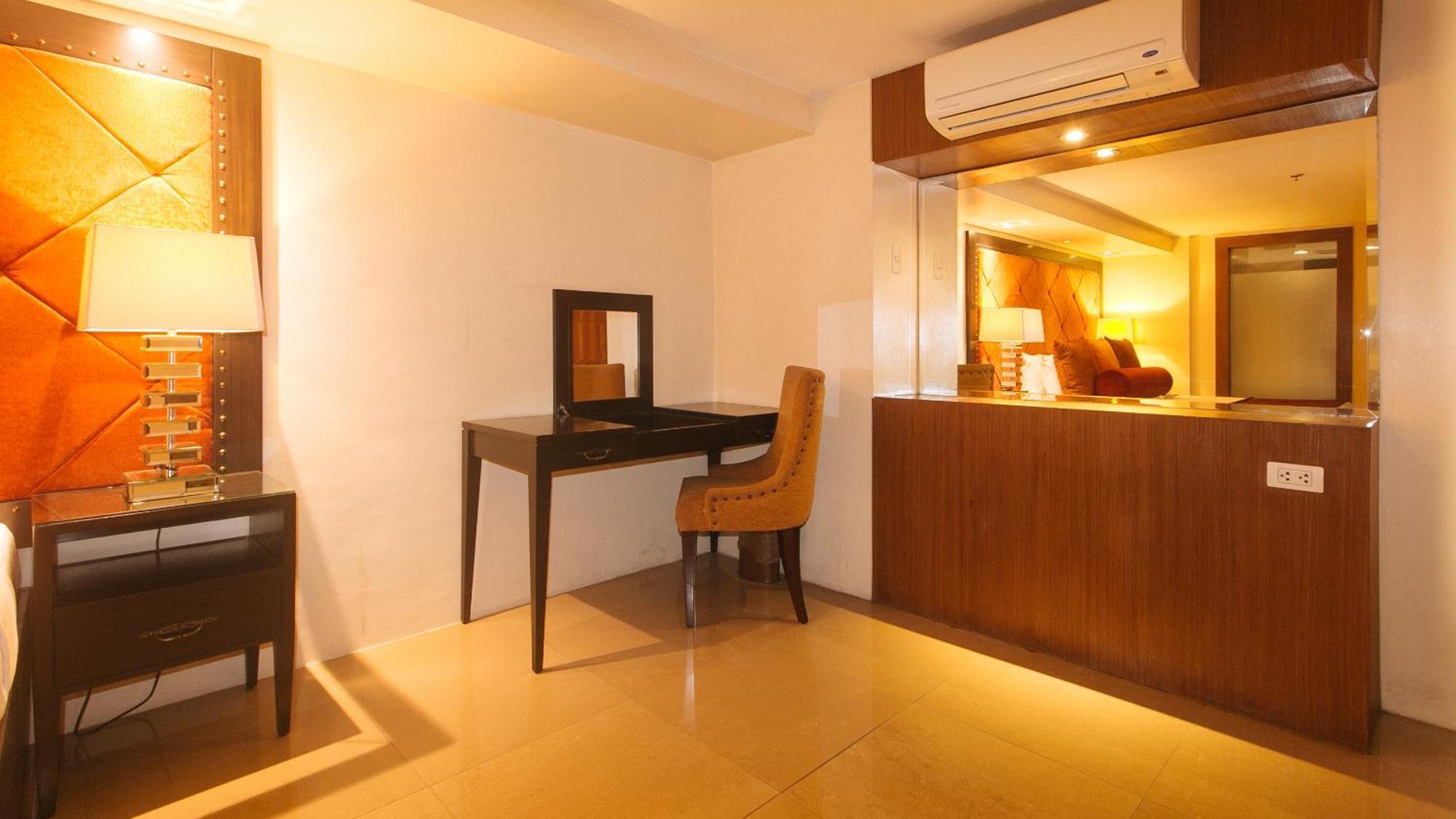 Torre Venezia Suites Quezon City Exteriör bild