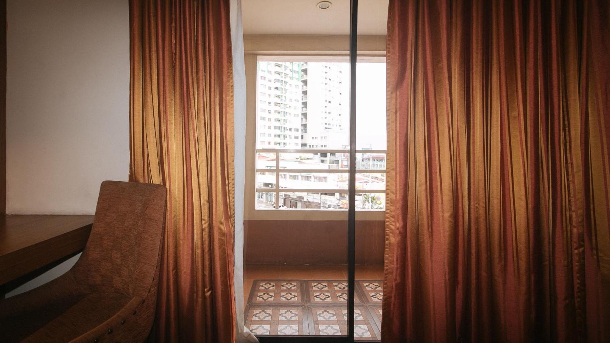 Torre Venezia Suites Quezon City Exteriör bild