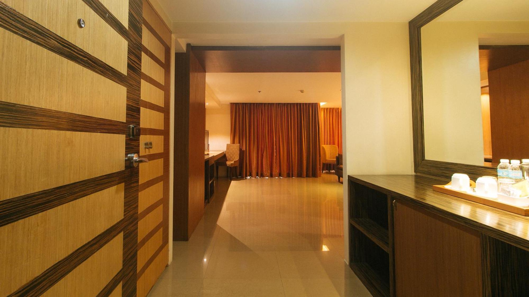 Torre Venezia Suites Quezon City Exteriör bild