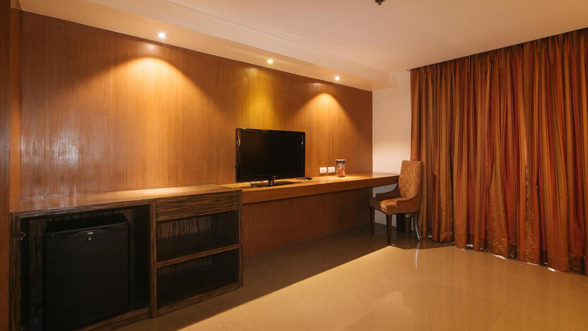 Torre Venezia Suites Quezon City Exteriör bild