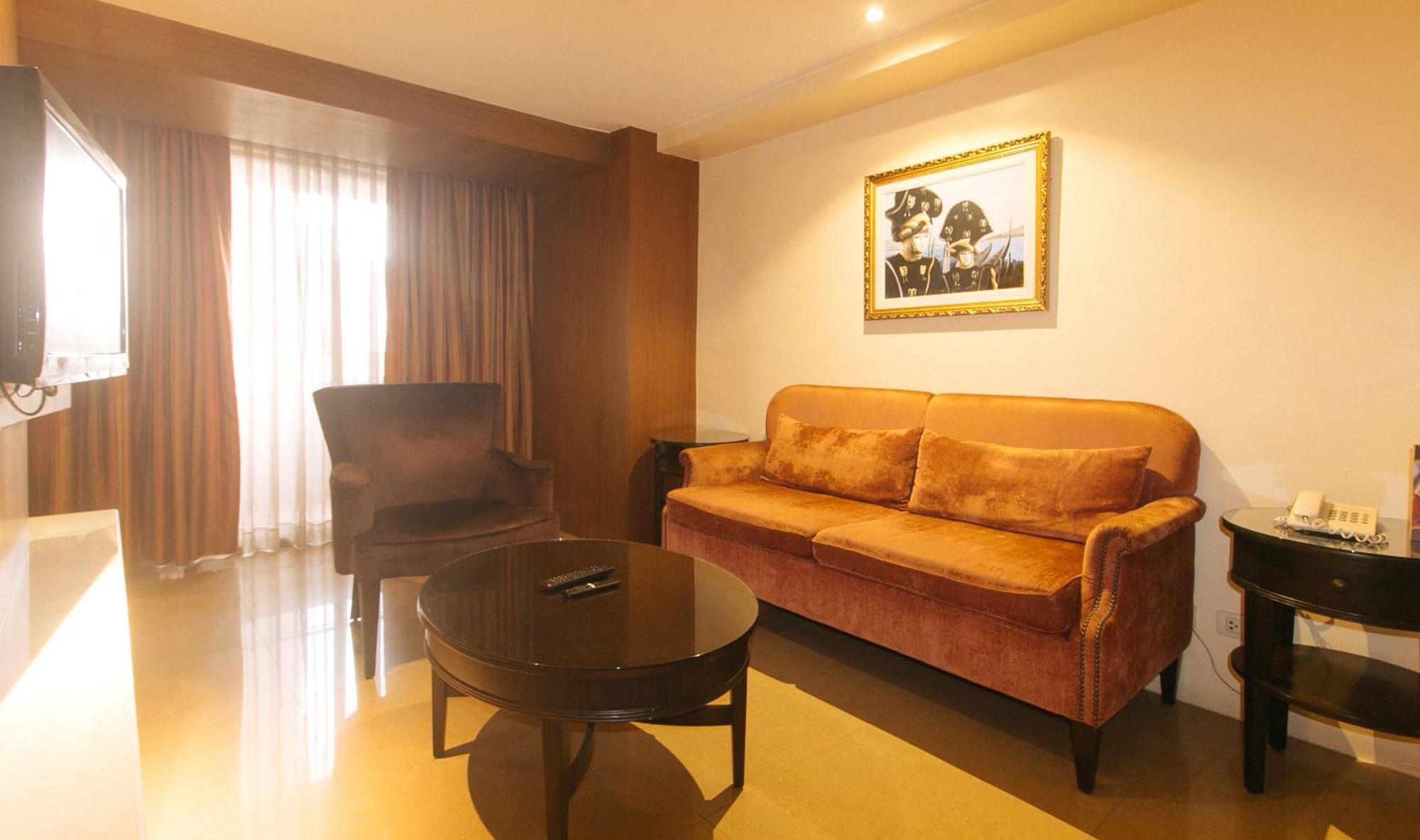 Torre Venezia Suites Quezon City Exteriör bild